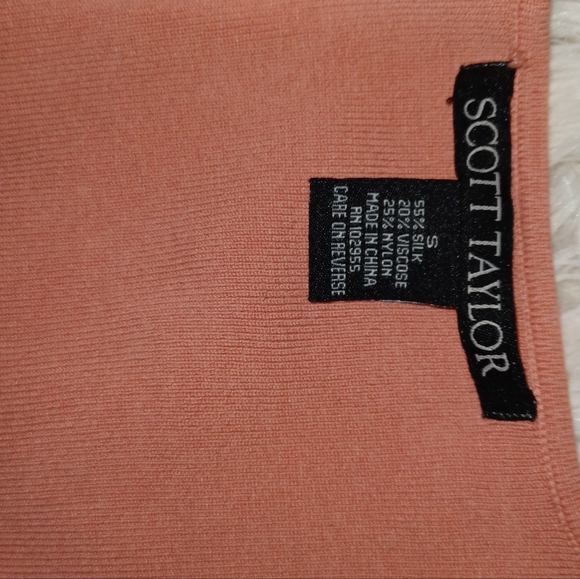 East 5th skirt and scott taylor top - Picture 2 of 3